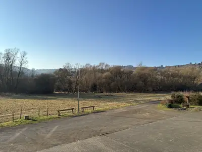 Blick von der Terasse mit Parkmöglichkeit