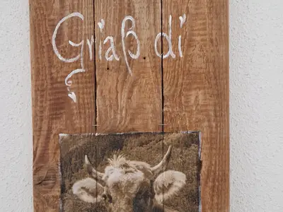 Schild zur Begrüßung am Eingang