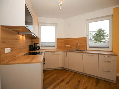 Küchenzeile mit Ceranfeld