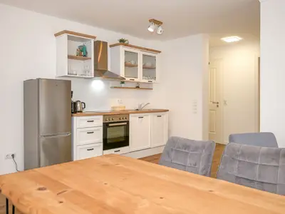 Wohnzimmer mit Blick zur Küche