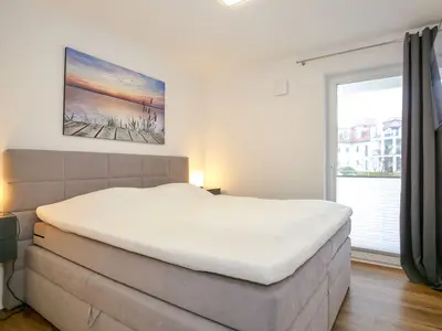 Schlafzimmer mit Boxspringbett