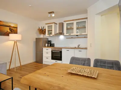 Essbereich mit Blick zur Küche