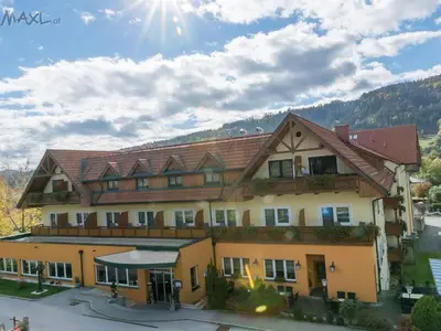 Hotel Ansicht vorne