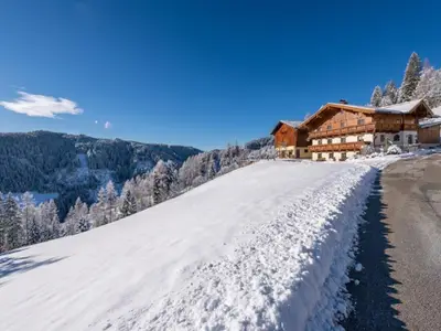 Außenseite Ferienhaus [Winter]