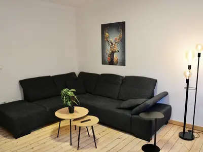 gemütliche Couch im Wohnraum