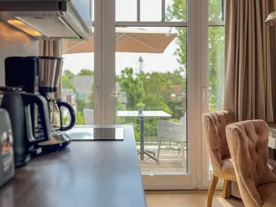 Küchenzeile mit Ceranfeld