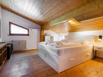 Alpine_Deluxe_Chalet_Schlafzimmer 1 (2)