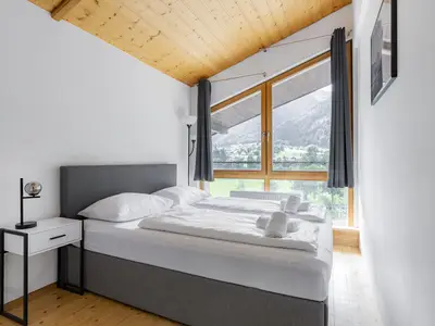 Alpine_Deluxe_Chalet_Schlafzimmer_3 (2)