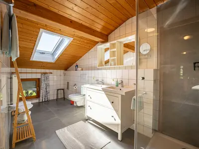 Blick ins Badezimmer