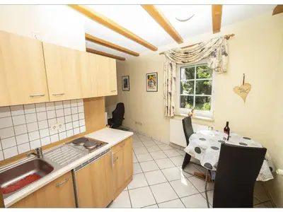 Küchenzeile mit Essbereich