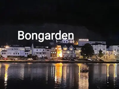 Hausansicht Bonarden bei Nacht