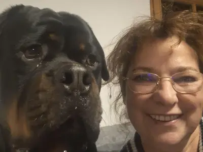 Gastgeberin Conny mit Ferdi