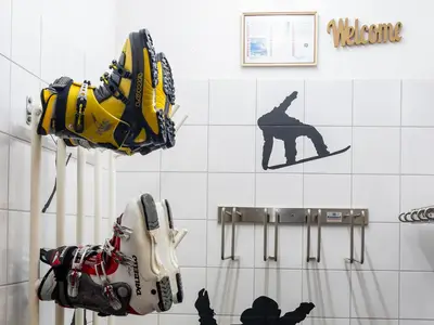 Skischuhtrockner und Skiaufbewahrung