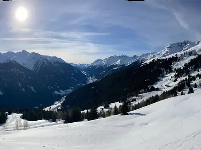 Panoramablick von den Bergen