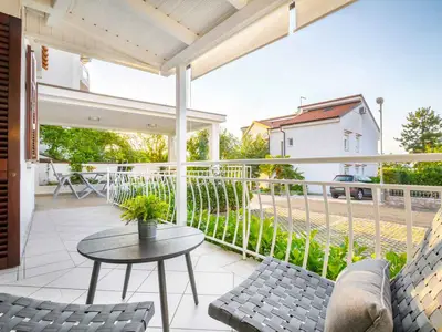 Ferienwohnung für 4 Personen (47 m²) in Njivice 1/10