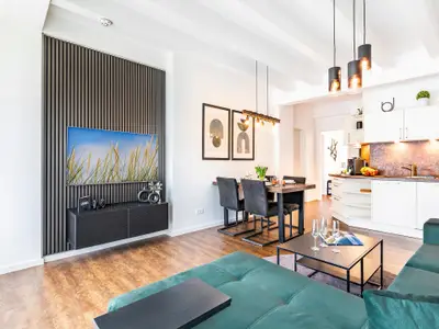 Wohn/Essbereich: Schlafsofa, Essbereich,TV, Zugang zur Terrasse