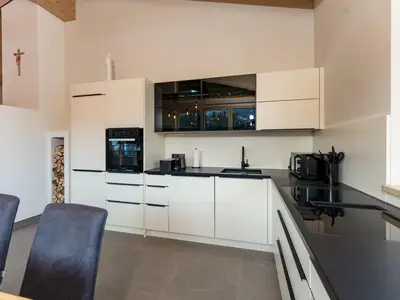 Voll ausgestattete Küche