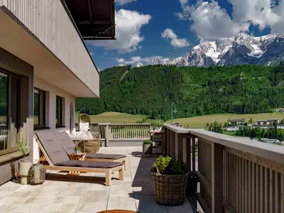 Riesen Terrasse mit Ost/West/Nordausrichtung