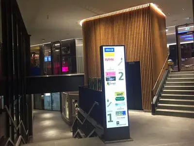 Haus Centro mit vielen Shops und Restaurants