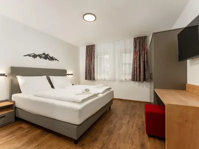 Schlafzimmer 2 mit TV