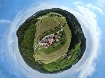 Willkommen in unserer kleinen Welt