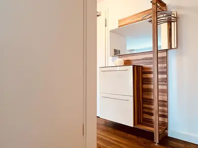 Flur mit Blick aus dem Schlafzimmer