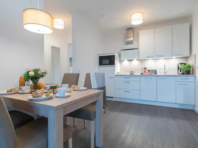Küche mit Essbereich