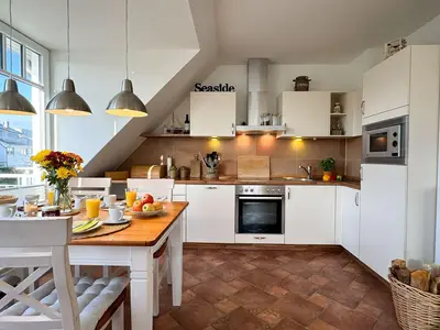 Küche mit Essbereich