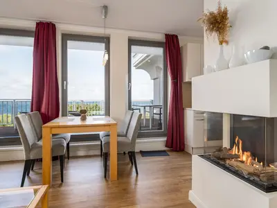 Essbereich mit Blick auf die Ostsee