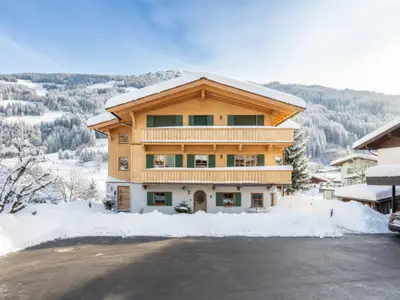 Außenseite Ferienhaus [Winter]