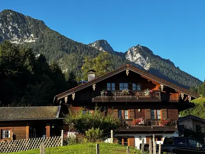 BADERHÄUSL IM SOMMER