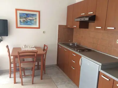 Ferienwohnung für 3 Personen (30 m²) in Jakišnica 9/10