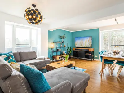 Wohnzimmer: Schlafsofa, TV