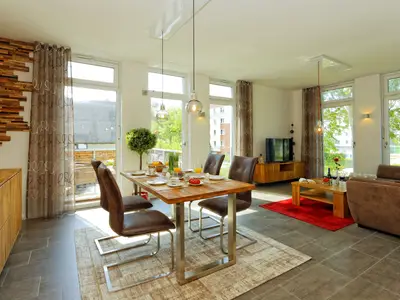 Wohn-Essbereich mit Esstisch