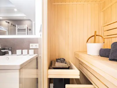 Badezimmer: Regendusche, Haartrockner, Sauna