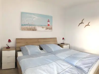 Schlafzimmer mit Doppelbett