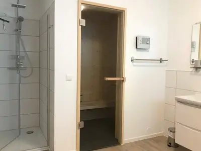 Badezimmer mit Saunabereich