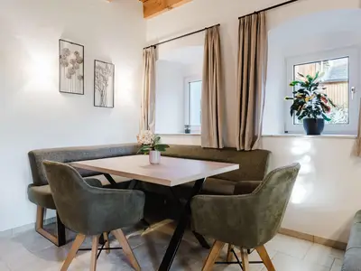 GutPecketsberg_Esstisch_Oepping2025_TVBMuehlvierte