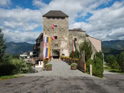 Burg Oberkapfenberg _Reisinger