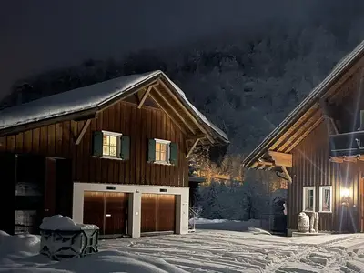 Foto Fewo aussen mit Schnee