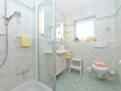 Enzian_Alpenrose_Badezimmer