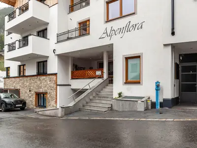 51660408-Alpenflora1-97_230510-154001142-HDR_23051