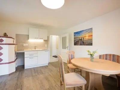 Apart Enzian Küche Esstisch 1