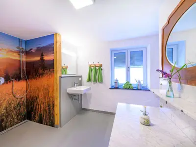 Modernes Badezimmer