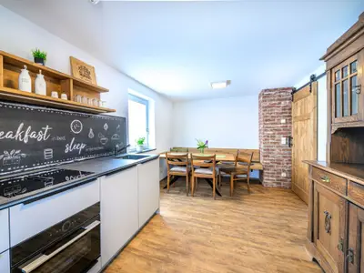 Die gut ausgestattete Küche