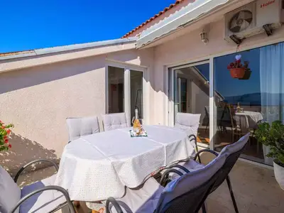 Ferienwohnung für 5 Personen (60 m²) in Novi Vinodolski 4/10