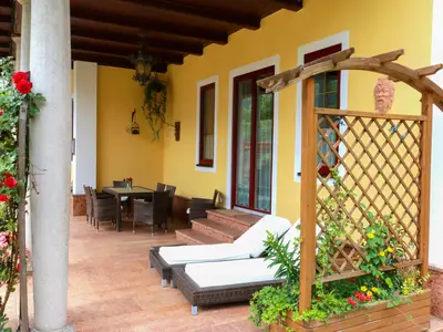 Überdachte Terrasse