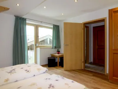 Schlafzimmer 1 mit Doppelbett