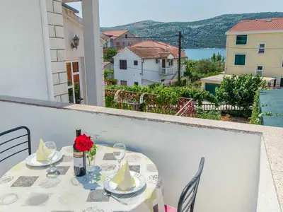 Ferienwohnung für 4 Personen (45 m²) in Poljica 1/10