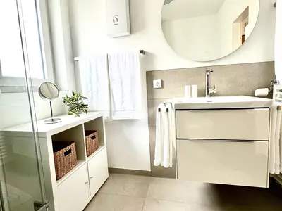 weiterer Blick ins Bad